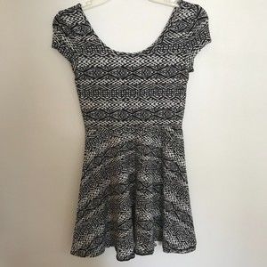 Aeropostale Women's Fit & Flare Dress Size Medium Black & White Aztec Print